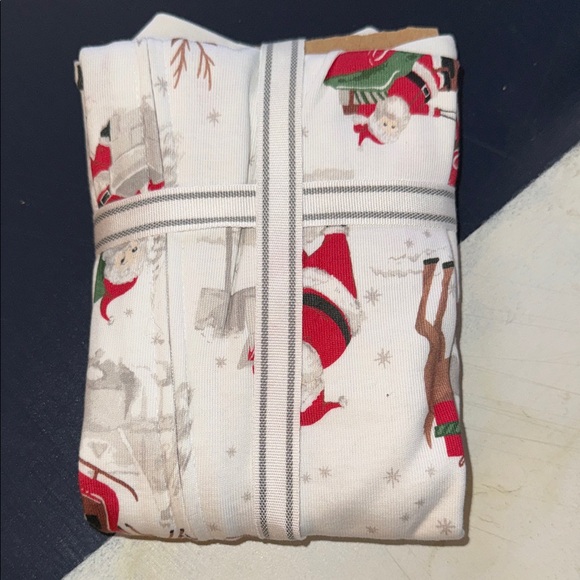 Pottery Barn Santa Pajama Set - White and Red - Picture 4 of 8